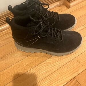 NEW Merrell Wildwood Woman’s waterproof boots size 9.5